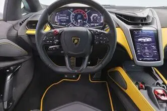 Lamborghini Revuelto, 6.5, 607 kW, hybrid, automatic, four-wheel drive