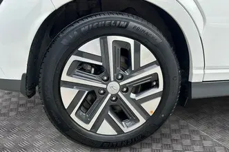 Hyundai Kona, 100 kW, electric, automatic, front-wheel drive
