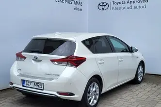 Toyota Auris, 1.8, 73 kW, hybrid, automatic, front-wheel drive