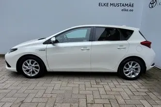 Toyota Auris, 1.8, 73 kW, hybrid, automatic, front-wheel drive