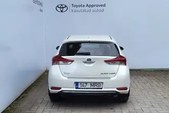 Toyota Auris, 1.8, 73 kW, hybrid, automatic, front-wheel drive