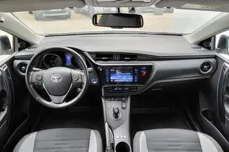 Toyota Auris, 1.8, 73 kW, hybrid, automatic, front-wheel drive