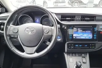 Toyota Auris, 1.8, 73 kW, hybrid, automatic, front-wheel drive