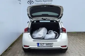 Toyota Auris, 1.8, 73 kW, hybrid, automatic, front-wheel drive