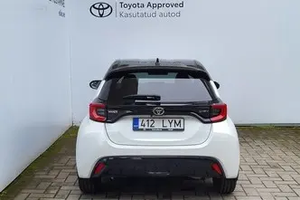 Toyota Yaris, 1.5, 68 kW, hybrid, automatic, front-wheel drive