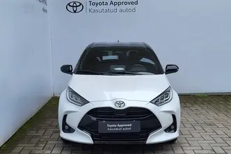 Toyota Yaris, 1.5, 68 kW, hybrid, automatic, front-wheel drive