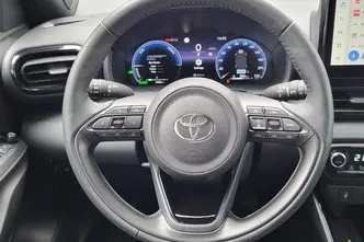 Toyota Yaris, 1.5, 68 kW, hybrid, automatic, front-wheel drive