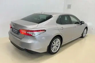 Toyota Camry, 2.5, 131 kW, hybrid, automatic, front-wheel drive