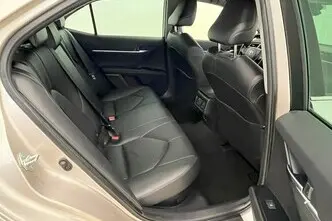 Toyota Camry, 2.5, 131 kW, hybrid, automatic, front-wheel drive