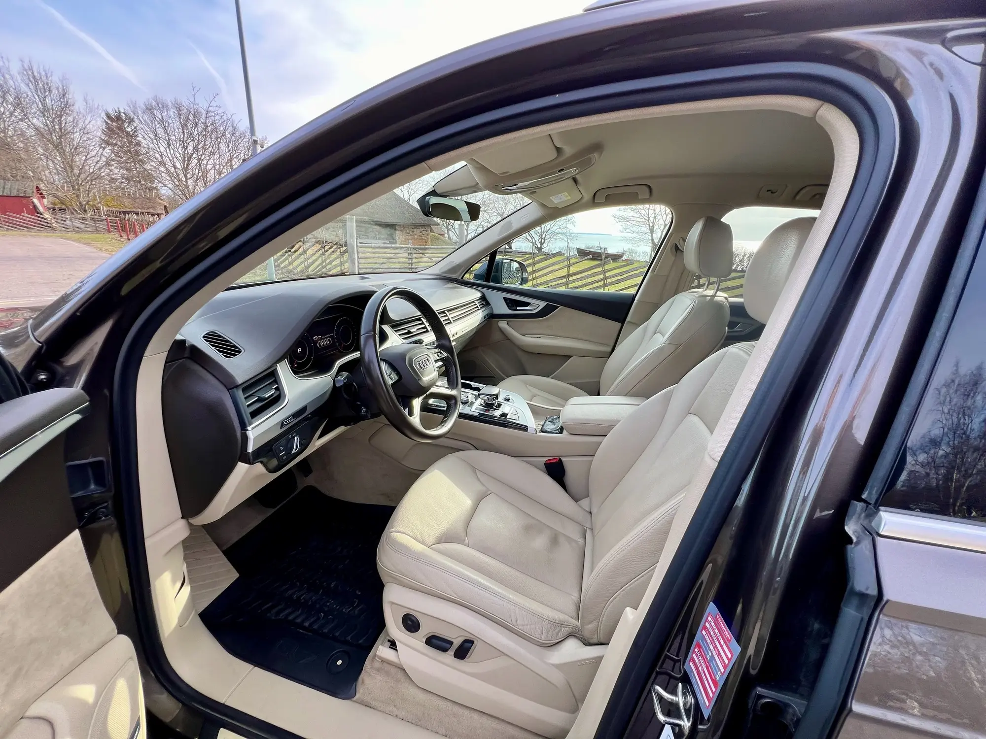 Audi Q7, 3.0, 210 kW, hybrid, automatic, four-wheel drive