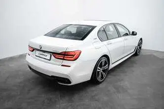 BMW 740, 2.0, 240 kW, automatic, rear-wheel drive