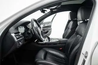 BMW 740, 2.0, 240 kW, automatic, rear-wheel drive