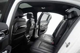 BMW 740, 2.0, 240 kW, automatic, rear-wheel drive