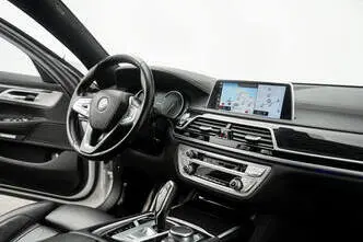 BMW 740, 2.0, 240 kW, automatic, rear-wheel drive