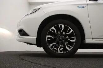 Mitsubishi Outlander, 2.4, 99 kW, pistikhübriid, automaat, nelikvedu
