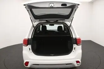 Mitsubishi Outlander, 2.4, 99 kW, pistikhübriid, automaat, nelikvedu