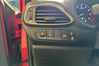 Hyundai i30, 1.4, 103 kW, petrol, automatic, front-wheel drive