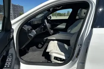BMW 550, 3.0, 230 kW, pistikhübriid, automaat, nelikvedu