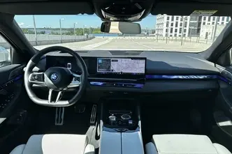 BMW 550, 3.0, 230 kW, pistikhübriid, automaat, nelikvedu