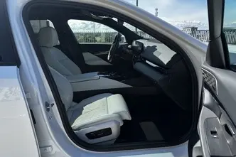 BMW 550, 3.0, 230 kW, pistikhübriid, automaat, nelikvedu
