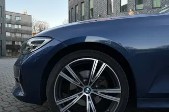 BMW 320, 2.0, 140 kW, hybrid, automatic, four-wheel drive