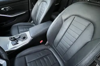 BMW 320, 2.0, 140 kW, hybrid, automatic, four-wheel drive