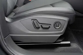 Audi e-tron, 300 kW, electric, automatic, four-wheel drive