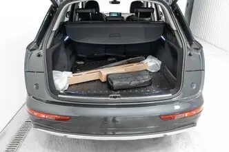 Audi Q5, 2.0, 120 kW, diesel, automatic, front-wheel drive