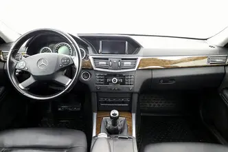 Mercedes-Benz E 220, 2.1, 163 kW, дизель, механическая, задний привод
