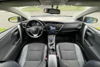 Toyota Auris, 1.8, 73 kW, гибрид, автомат, передний привод