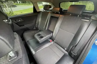 Toyota Auris, 1.8, 73 kW, гибрид, автомат, передний привод