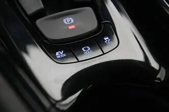 Toyota C-HR, 1.8, 72 kW, hybrid, automatic, front-wheel drive