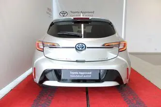 Toyota Corolla, 1.8, 72 kW, hybrid, automatic, front-wheel drive