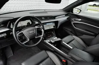 Audi e-tron, 300 kW, elekter, automaat, nelikvedu