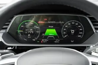 Audi e-tron, 300 kW, электричество, автомат, полный привод
