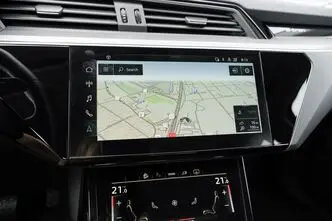 Audi e-tron, 300 kW, электричество, автомат, полный привод