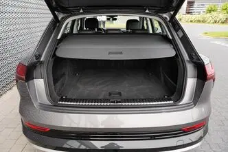 Audi e-tron, 300 kW, электричество, автомат, полный привод