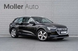 Audi e-tron, 300 kW, электричество, автомат, полный привод
