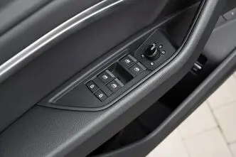 Audi e-tron, 300 kW, электричество, автомат, полный привод