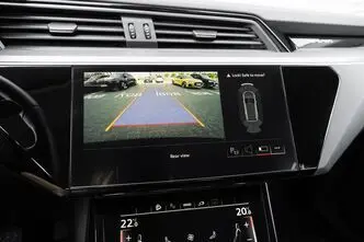 Audi e-tron, 300 kW, электричество, автомат, полный привод