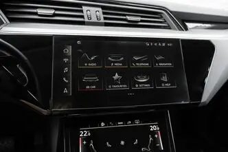 Audi e-tron, 300 kW, электричество, автомат, полный привод