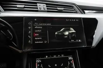 Audi e-tron, 300 kW, электричество, автомат, полный привод