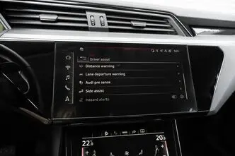 Audi e-tron, 300 kW, электричество, автомат, полный привод