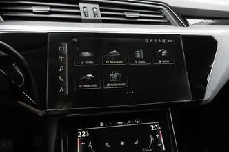 Audi e-tron, 300 kW, электричество, автомат, полный привод