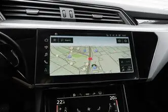 Audi e-tron, 300 kW, электричество, автомат, полный привод