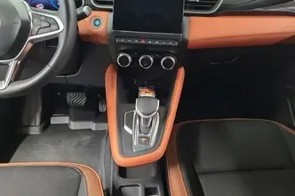 Renault Captur, 1.6, 68 kW, подключаемый гибрид, автомат, передний привод