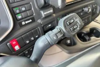 Scania P370, 272 kW, automaat