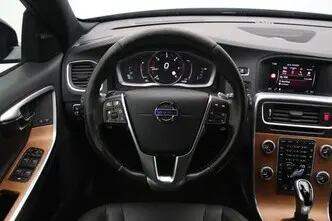 Volvo V60 Cross Country, 2.0, 110 kW, diisel, automaat, esivedu