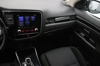 Mitsubishi Outlander, 2.4, 99 kW, pistikhübriid, automaat, nelikvedu