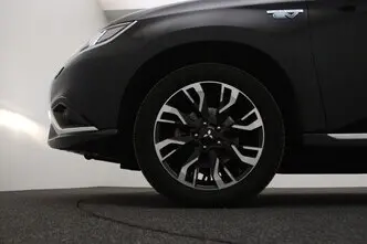 Mitsubishi Outlander, 2.4, 99 kW, pistikhübriid, automaat, nelikvedu